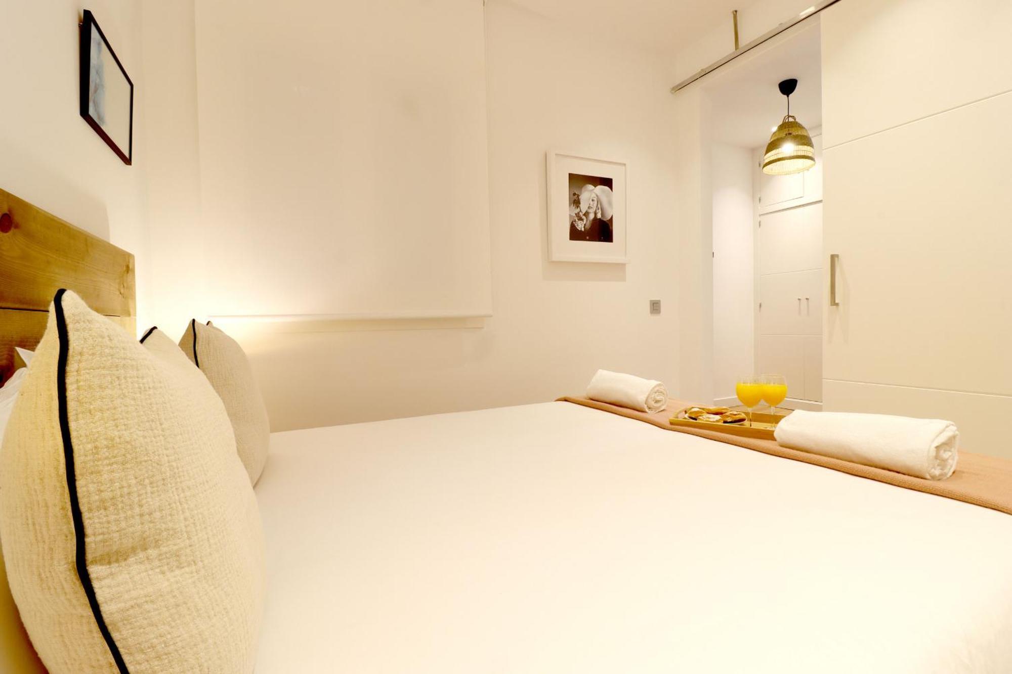 Reina Sofia Suite I Madrid Exterior photo